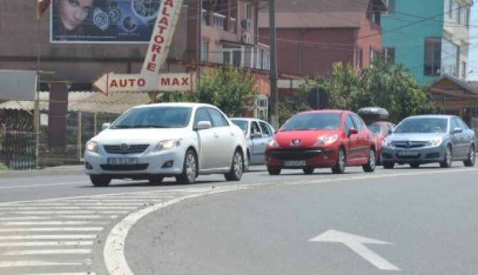 Taxa de poluare pentru maşinile mai vechi de 2007, suspendată